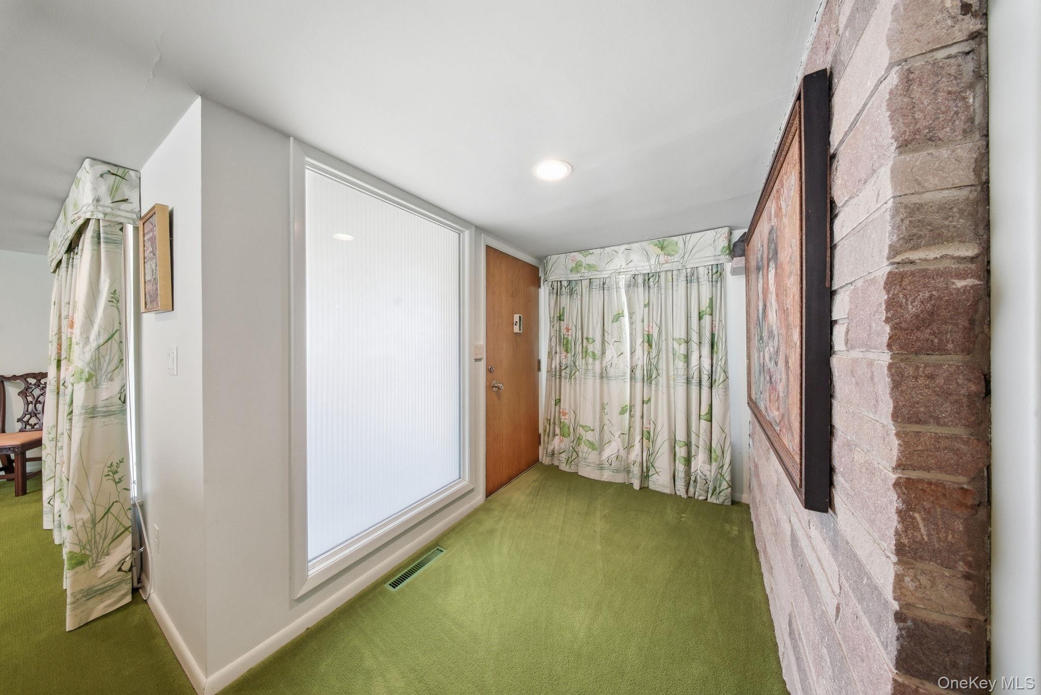 736 State Route 94 N, Warwick, NY 10990