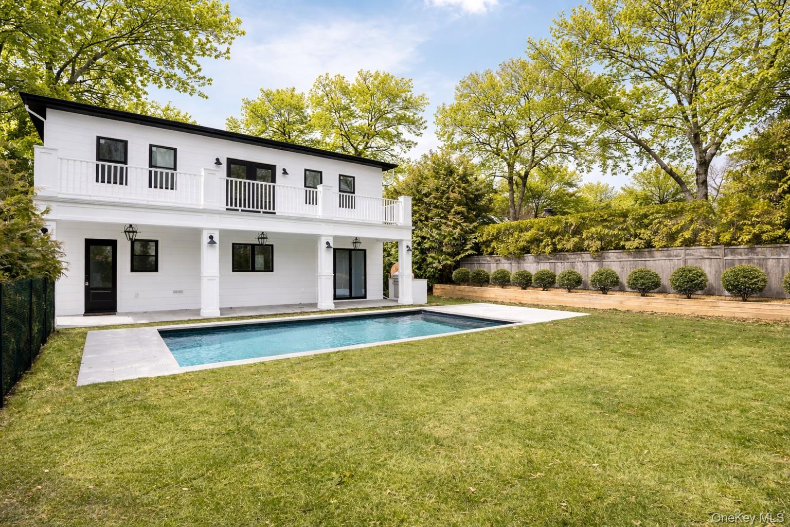 40 Waters Edge Road, Southampton, NY 11968