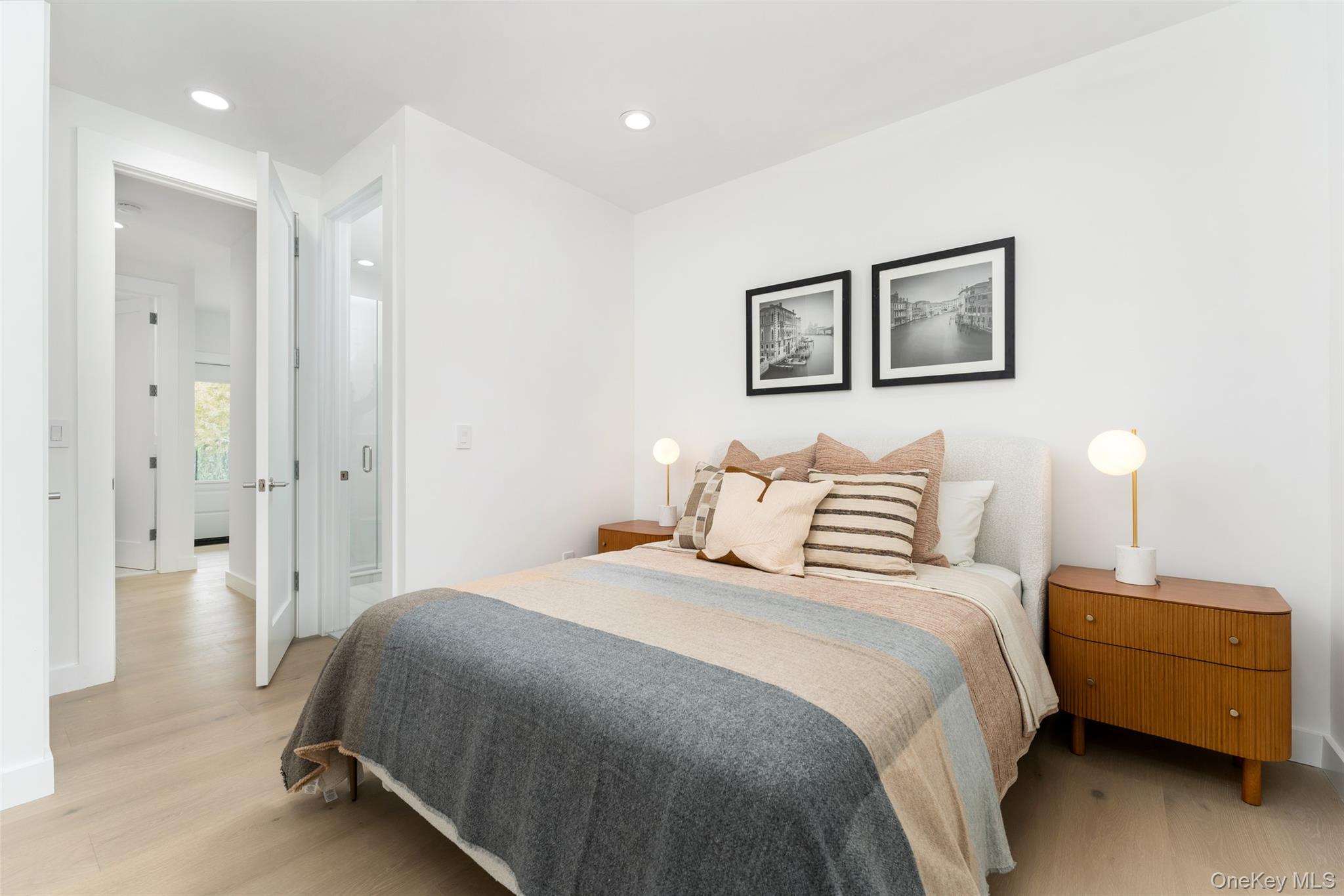 40 Waters Edge Road, Southampton, NY 11968