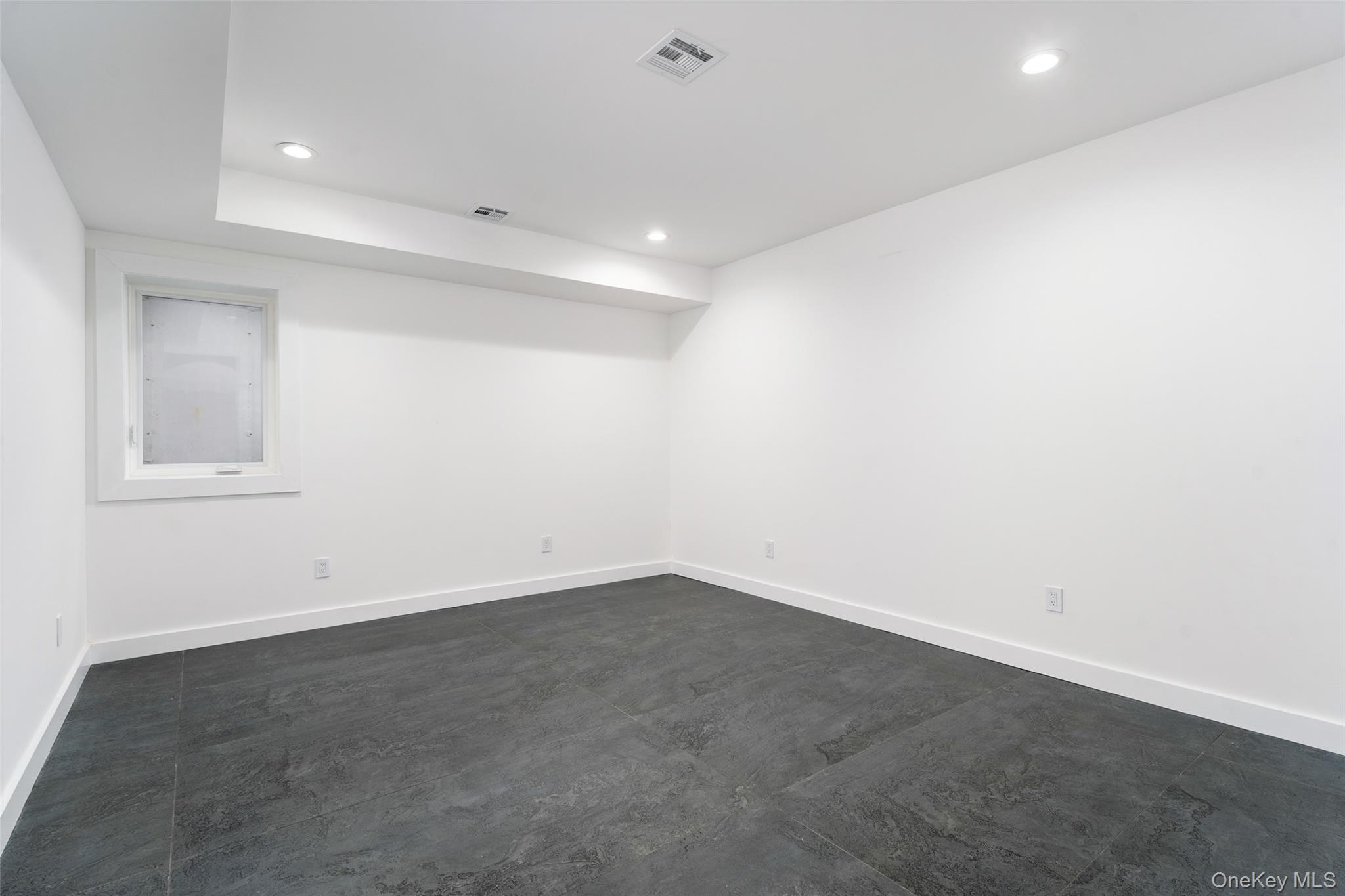 40 Waters Edge Road, Southampton, NY 11968