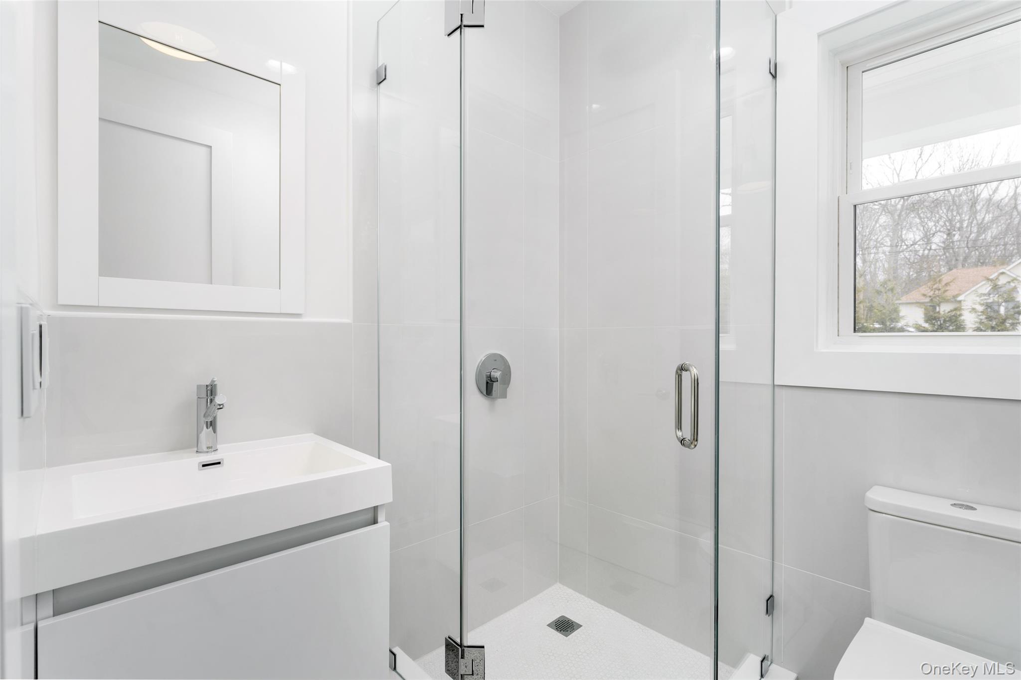 40 Waters Edge Road, Southampton, NY 11968