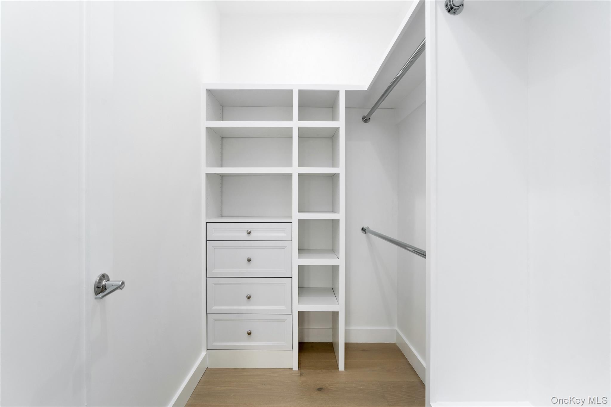 40 Waters Edge Road, Southampton, NY 11968