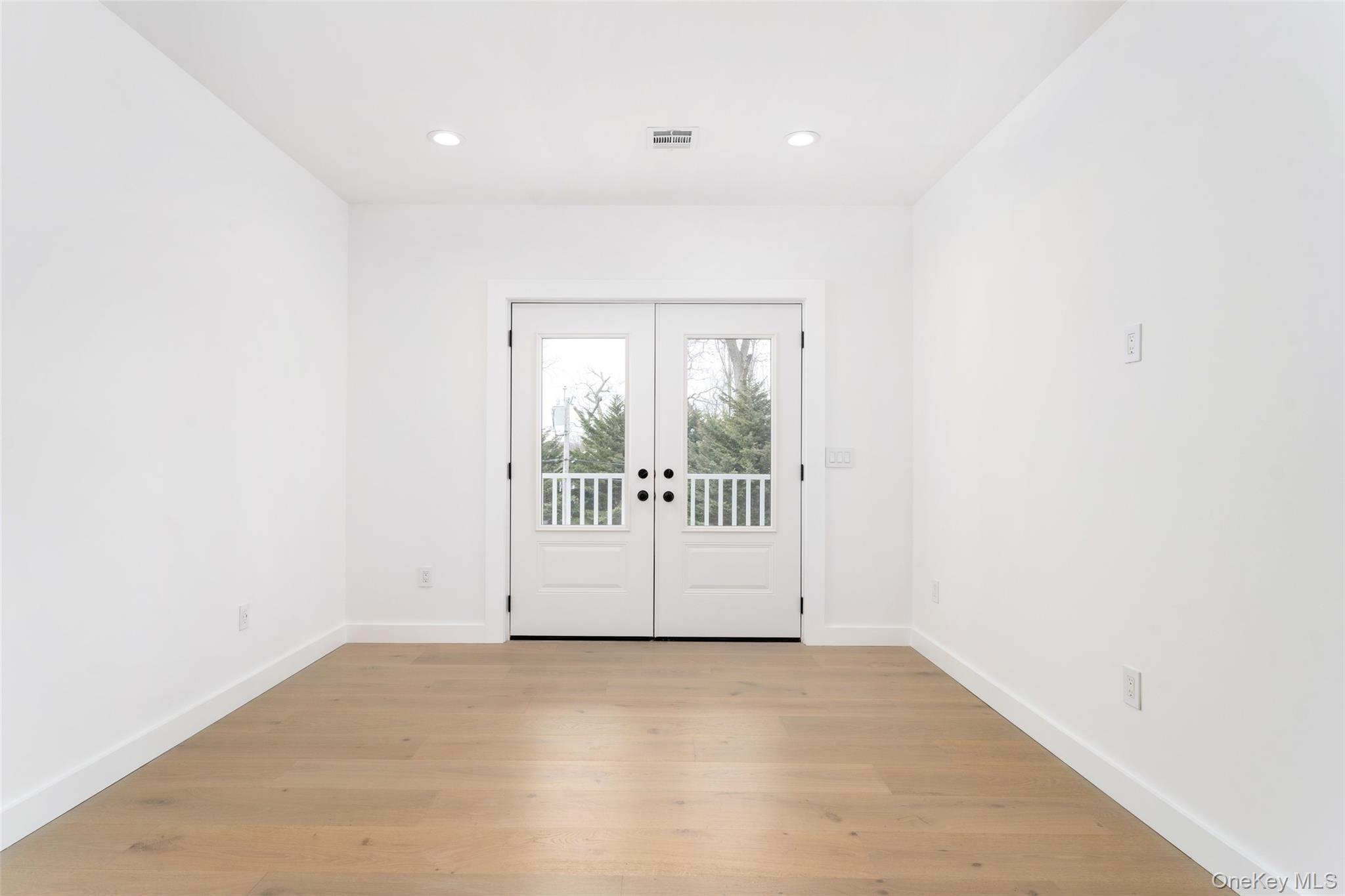 40 Waters Edge Road, Southampton, NY 11968