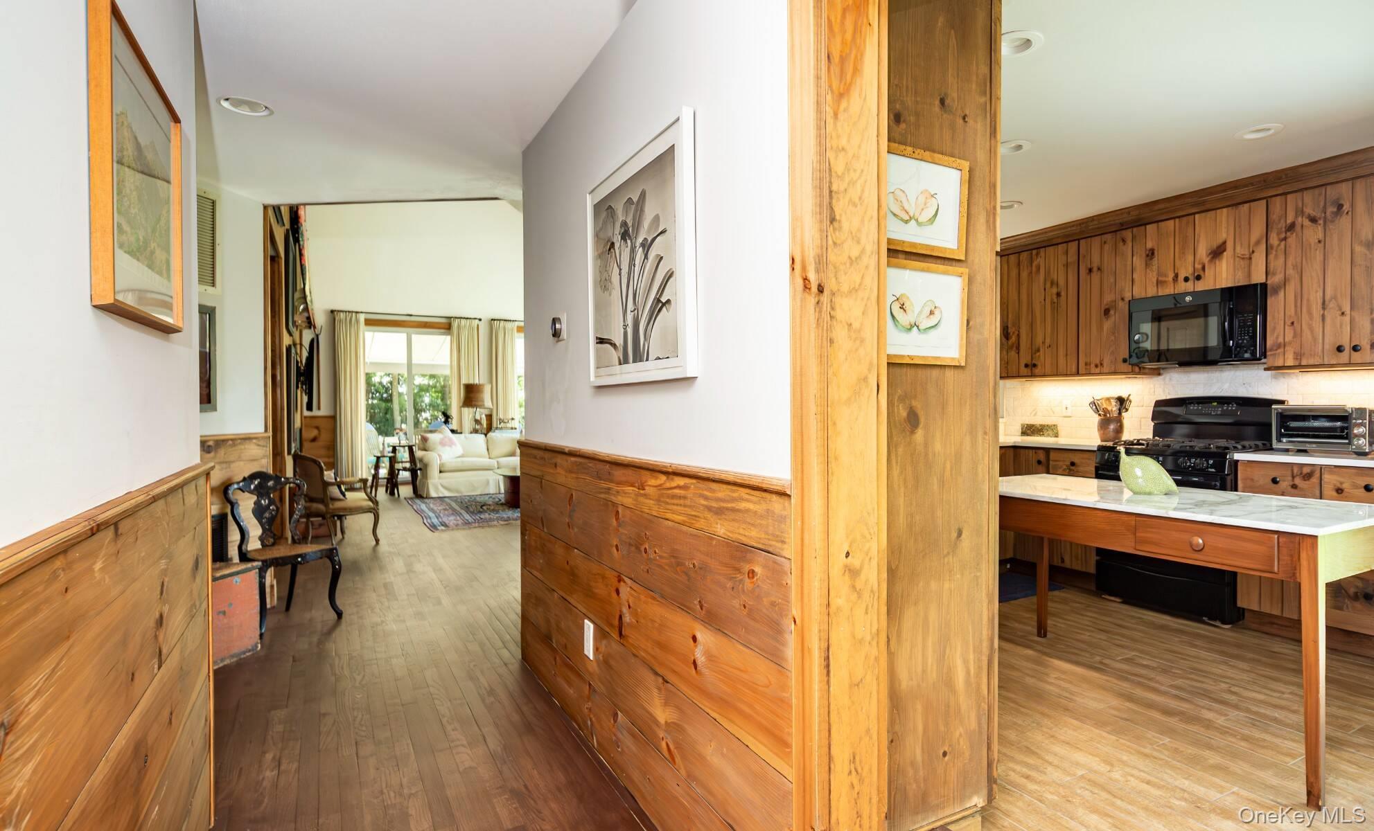 61 Huckleberry Lane, East Hampton, NY 11937