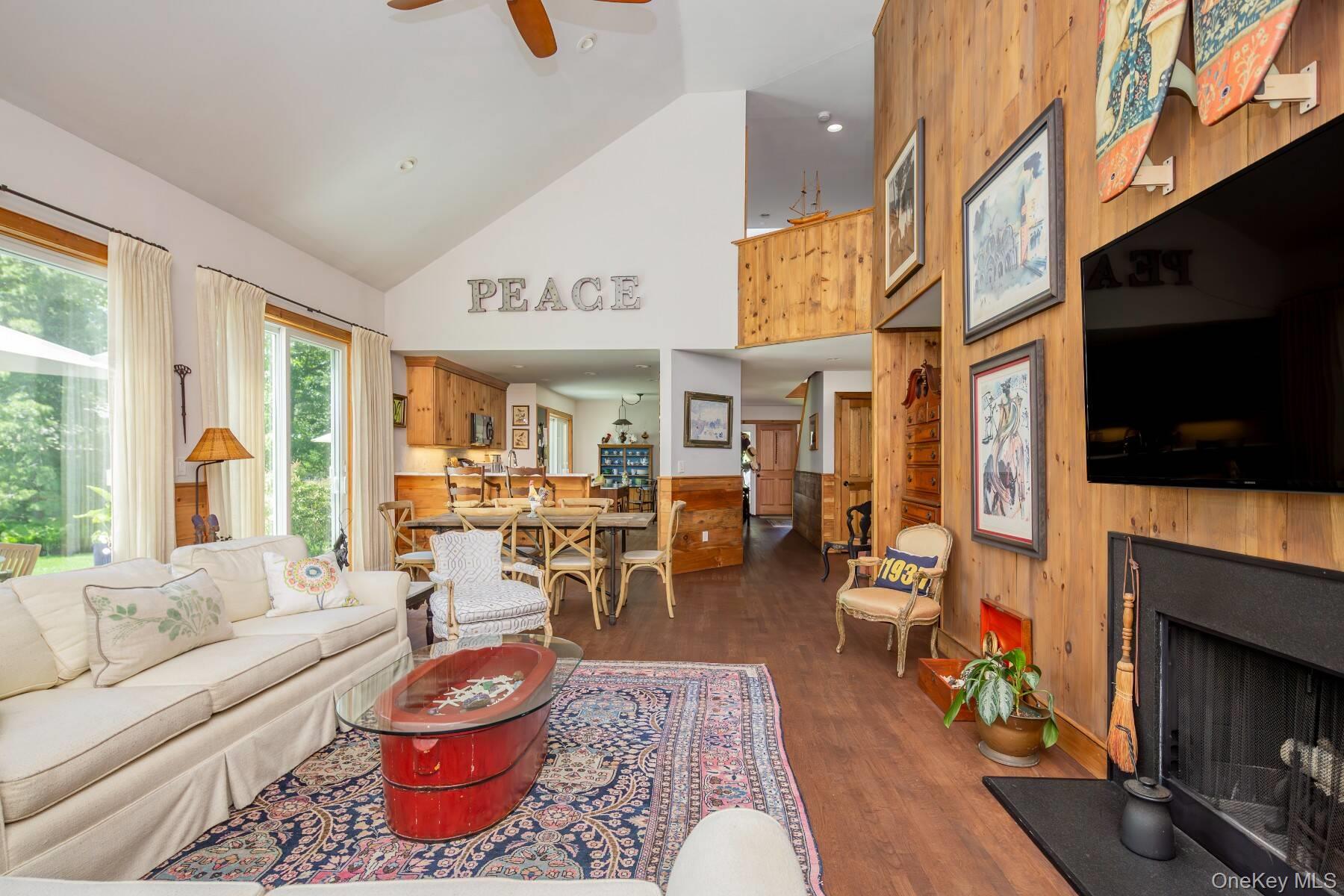 61 Huckleberry Lane, East Hampton, NY 11937