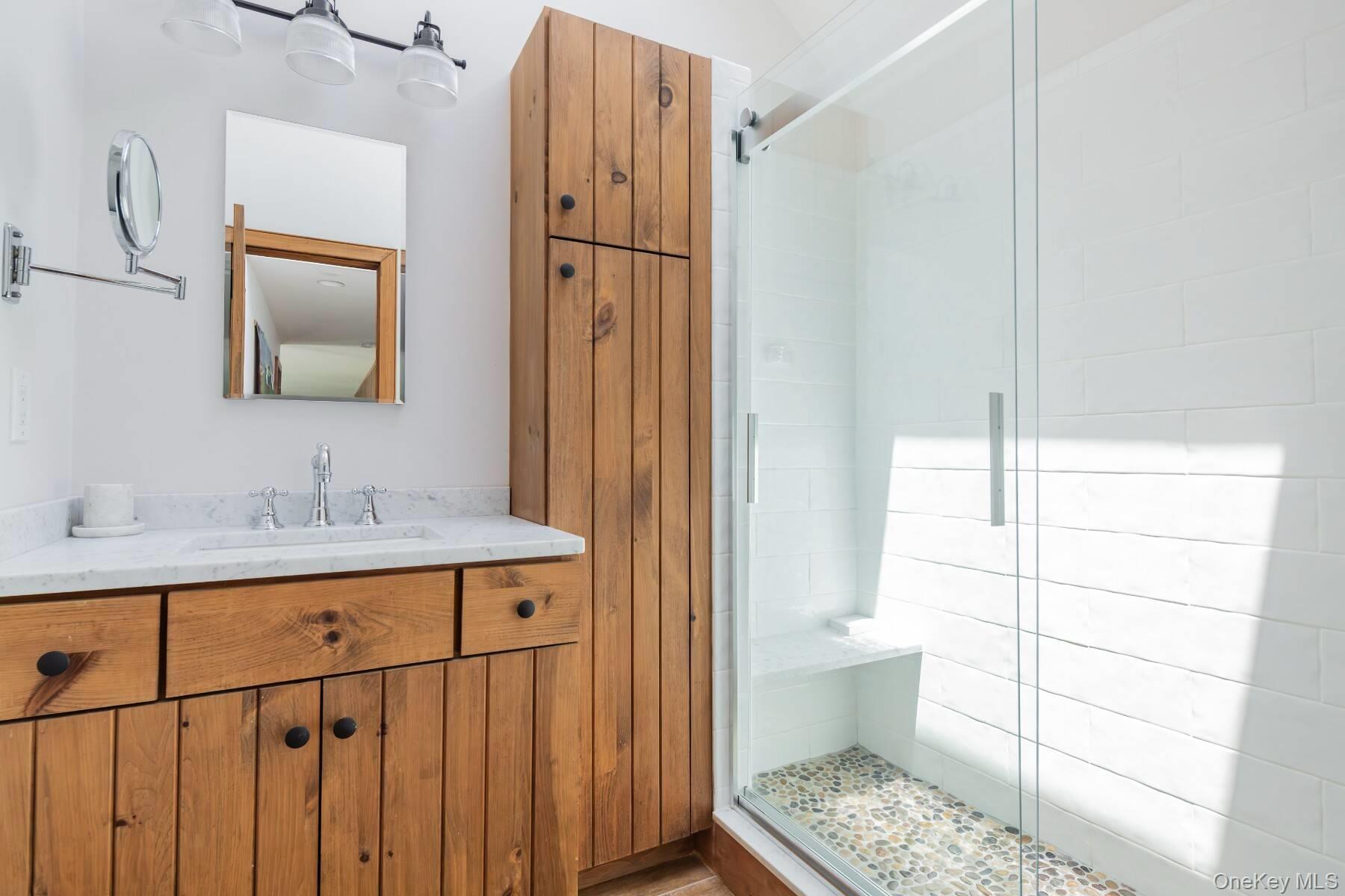 61 Huckleberry Lane, East Hampton, NY 11937