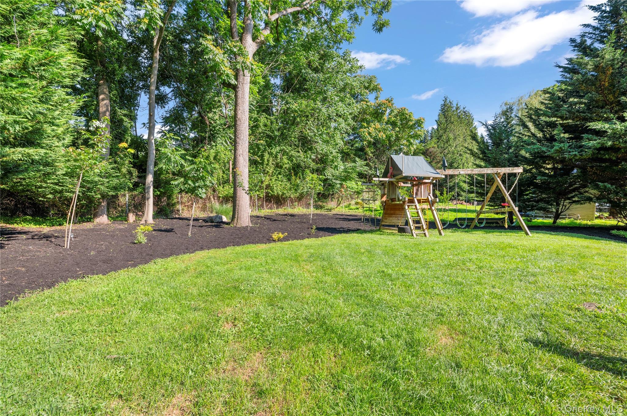 91 Bennetts Road, East Setauket, NY 11733