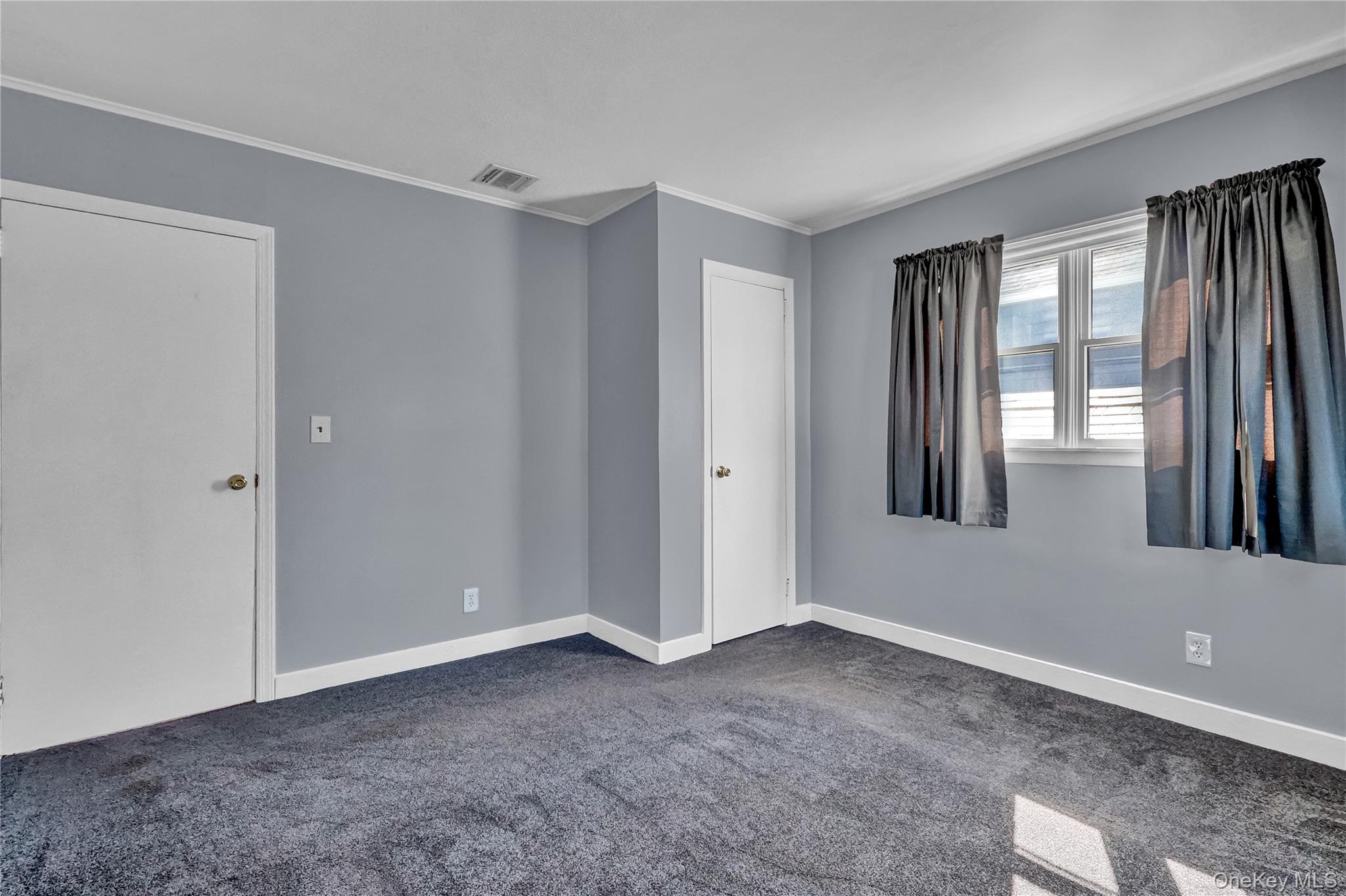 357 Deauville Boulevard, Copiague, NY 11726