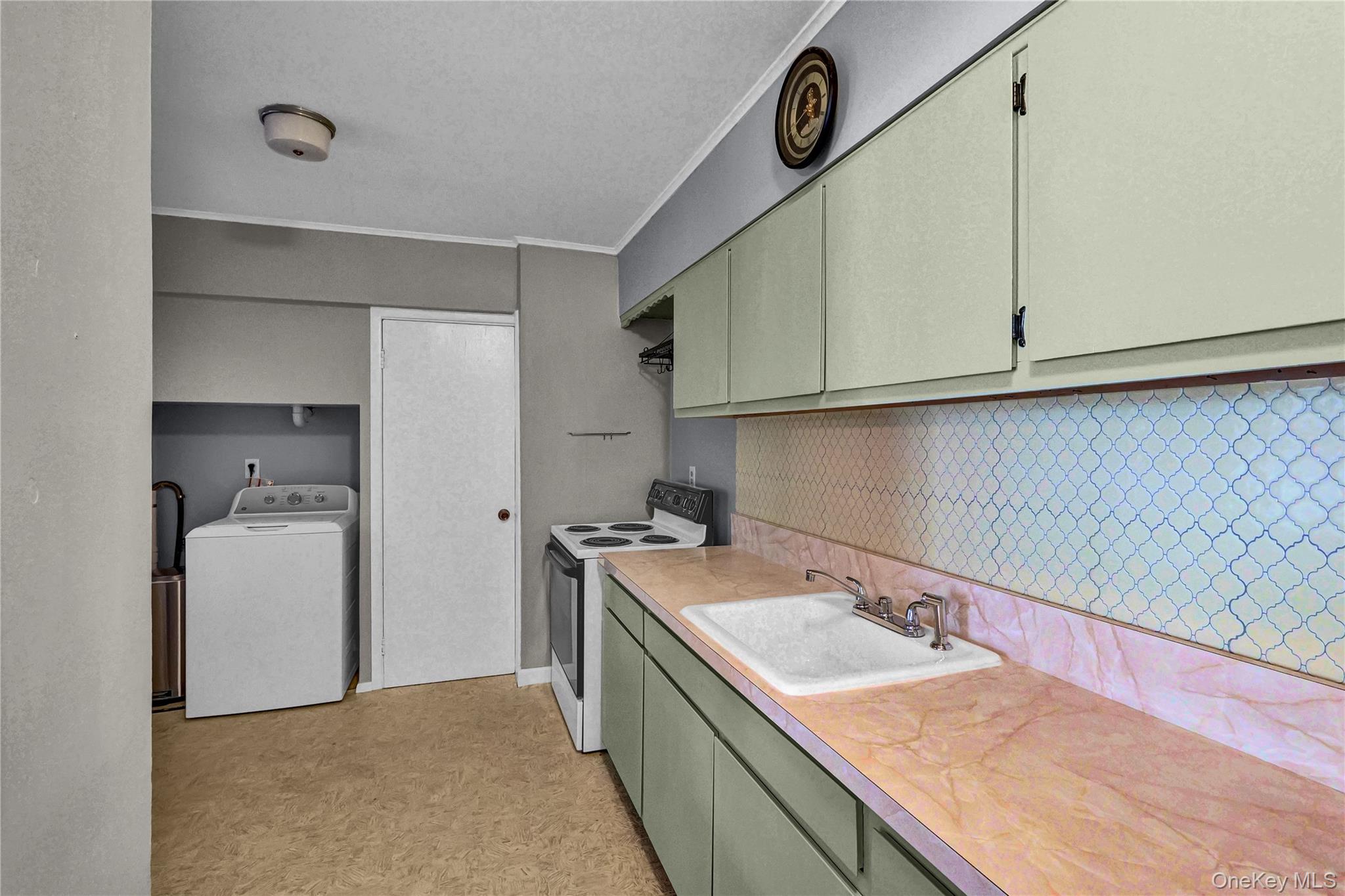 357 Deauville Boulevard, Copiague, NY 11726