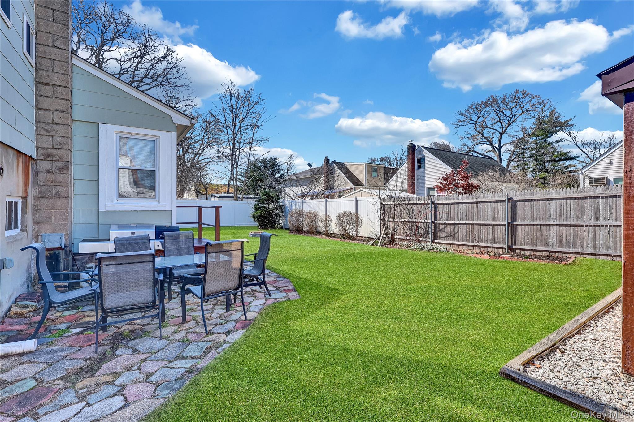 357 Deauville Boulevard, Copiague, NY 11726