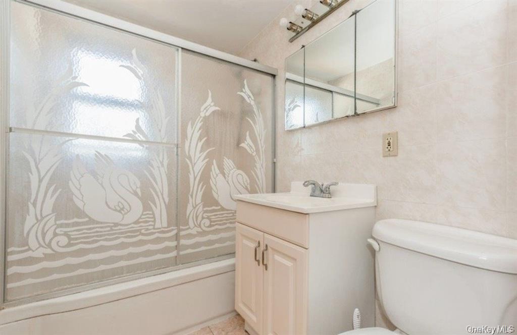 5 7th Street, Valley Stream, NY 11581