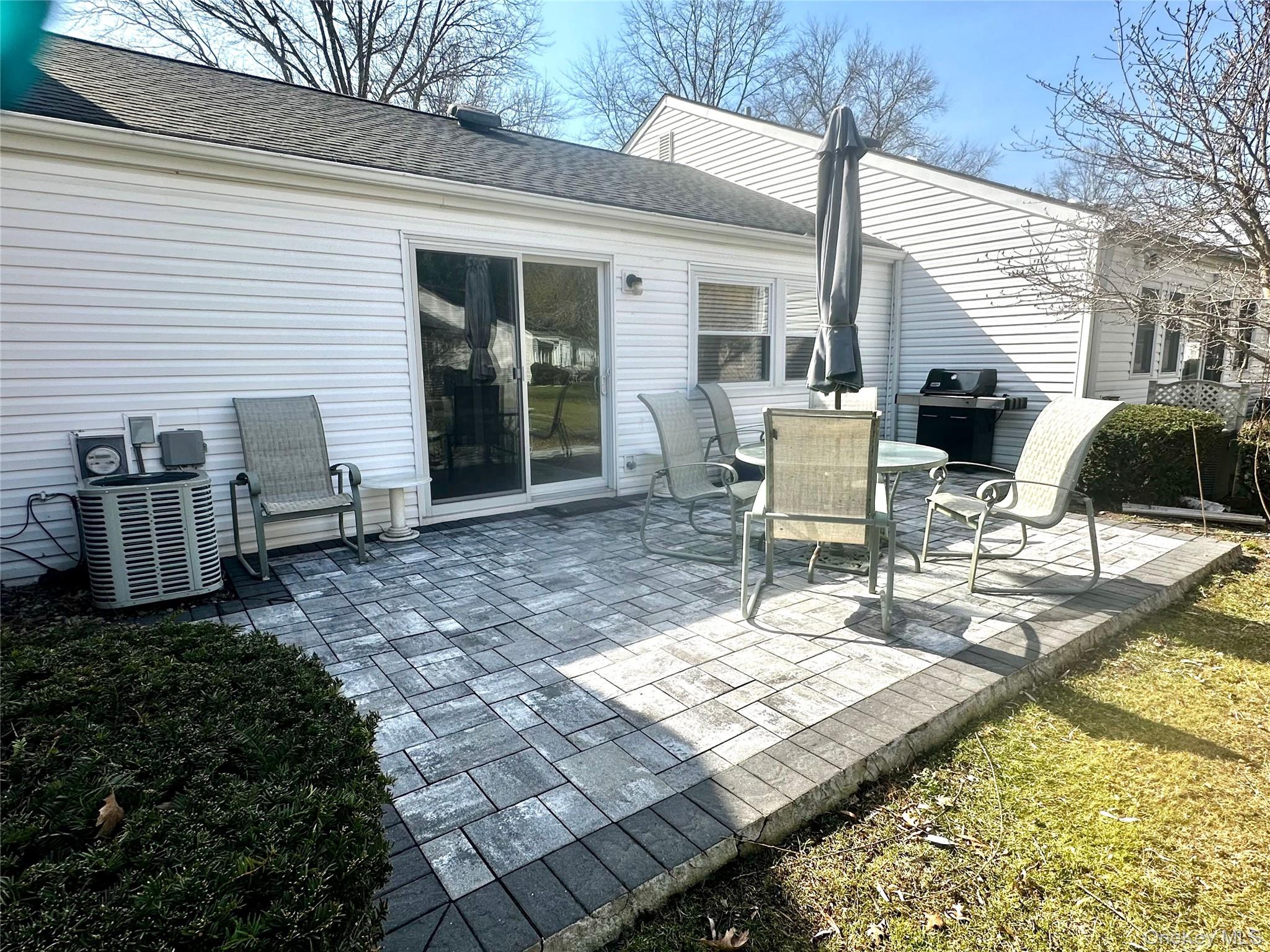 42 Freemont Lane, Coram, NY 11727