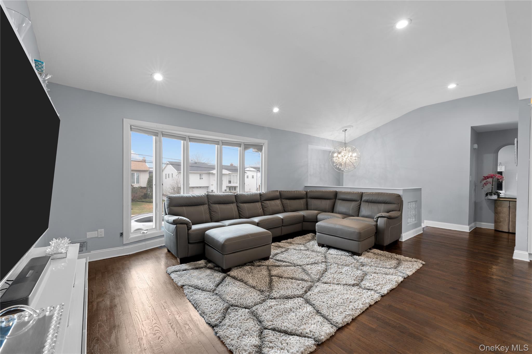 2812 Covered Bridge Road, Merrick, NY 11566