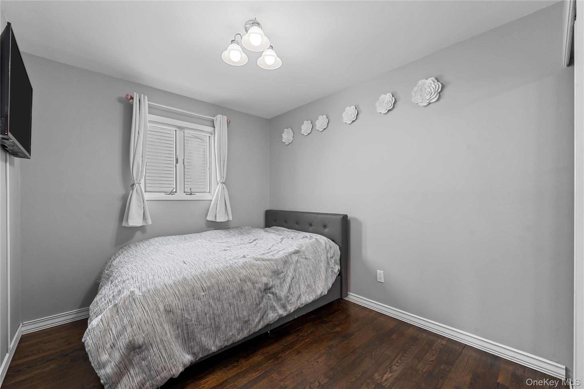 2812 Covered Bridge Road, Merrick, NY 11566