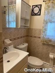 17 Wingate Rd, Valley Stream, NY 11581