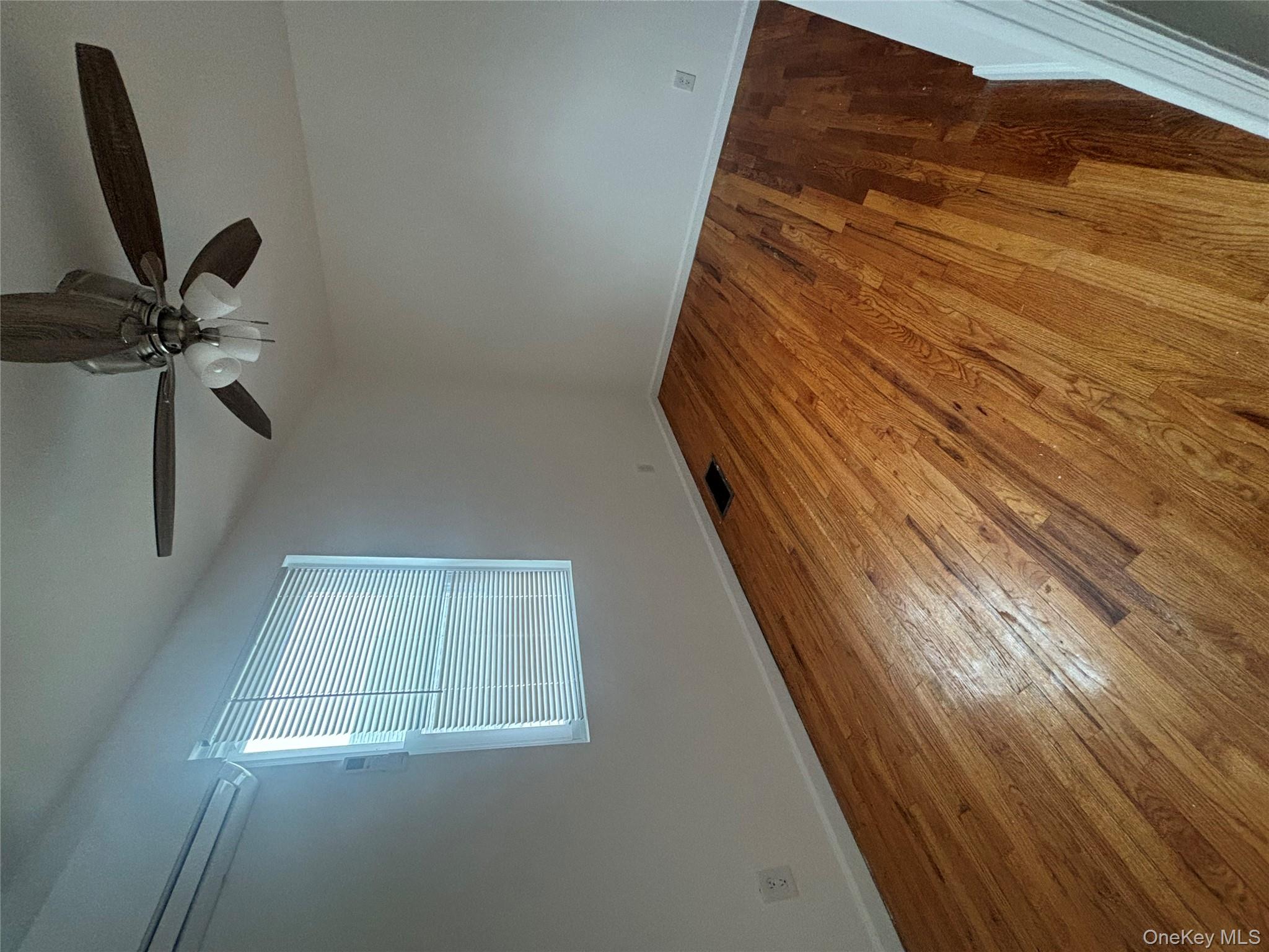 17 Wingate Rd, Valley Stream, NY 11581