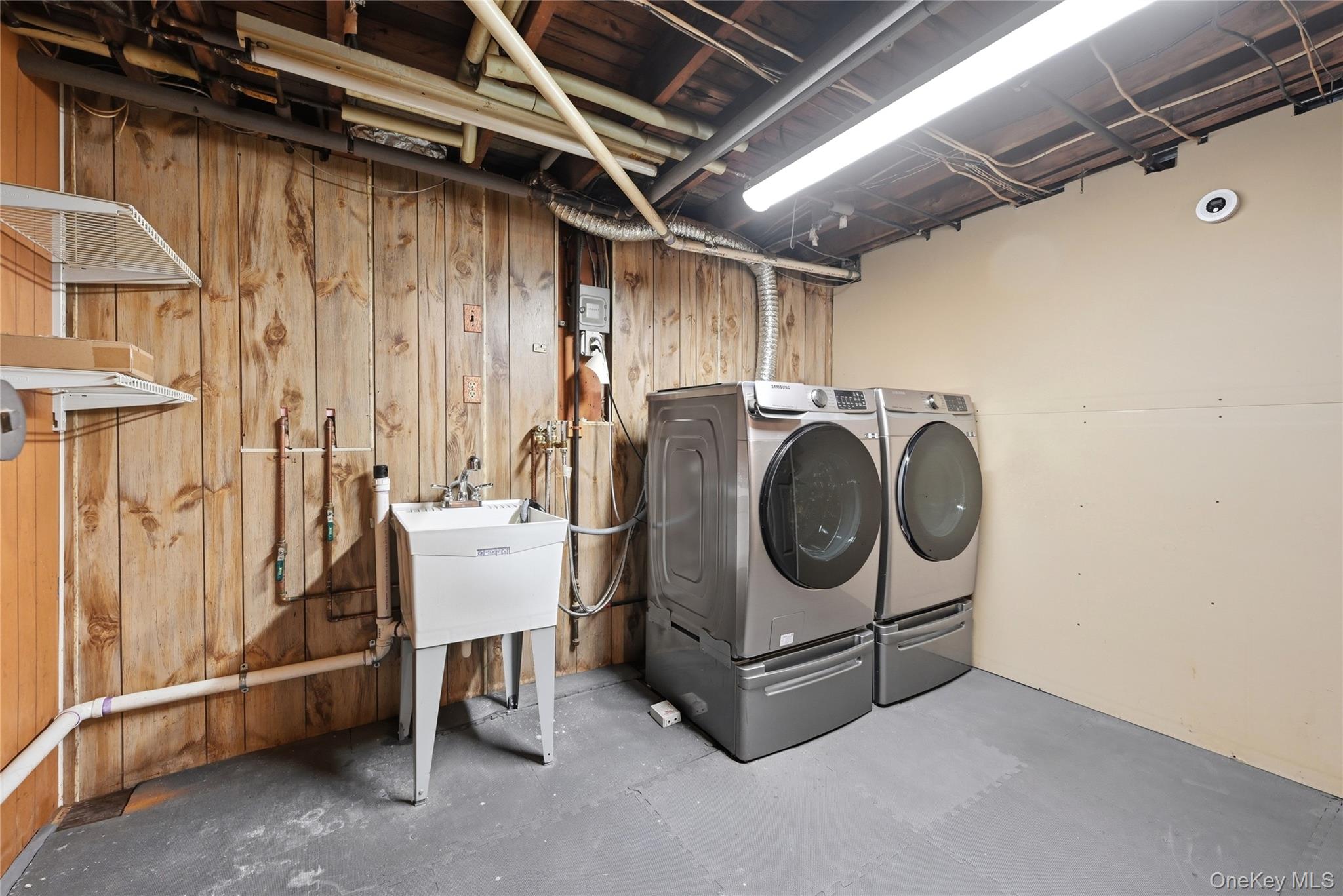 22 Randal Drive, Bethpage, NY 11714