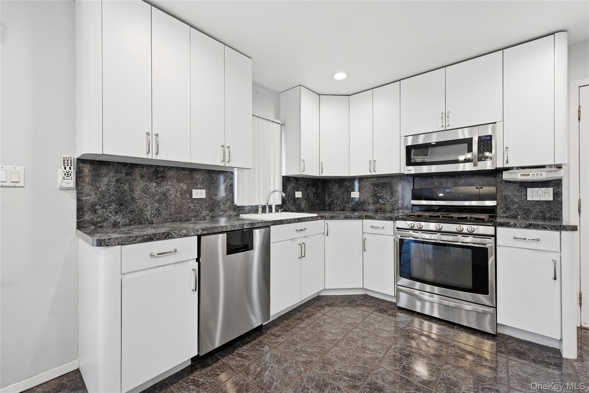 22 Randal Drive, Bethpage, NY 11714