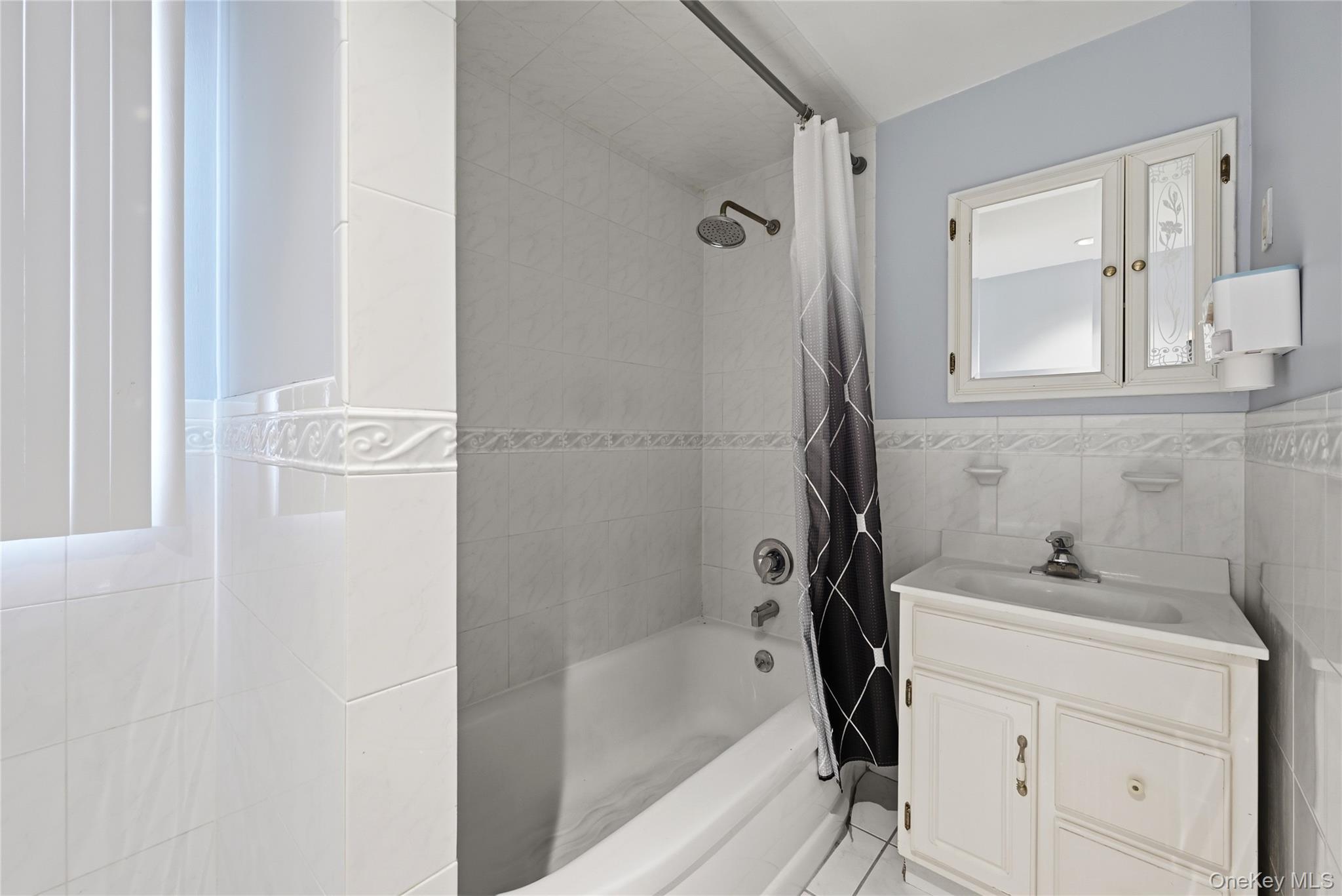 22 Randal Drive, Bethpage, NY 11714