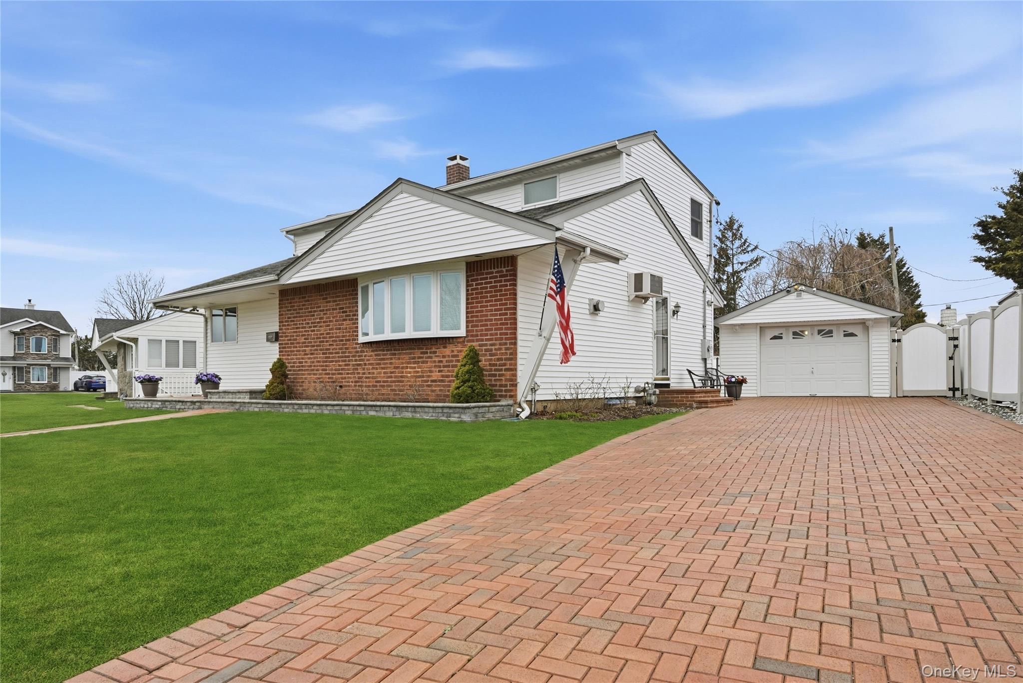 22 Randal Drive, Bethpage, NY 11714