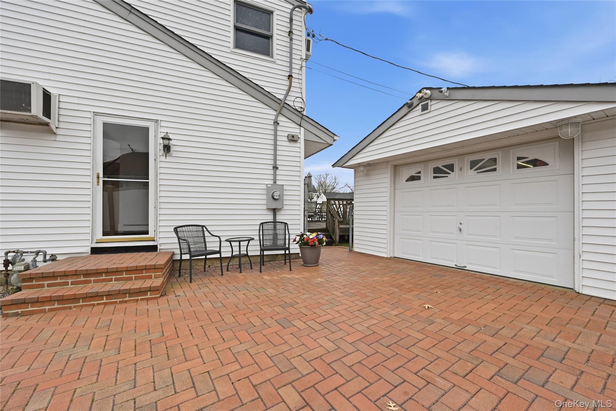 22 Randal Drive, Bethpage, NY 11714