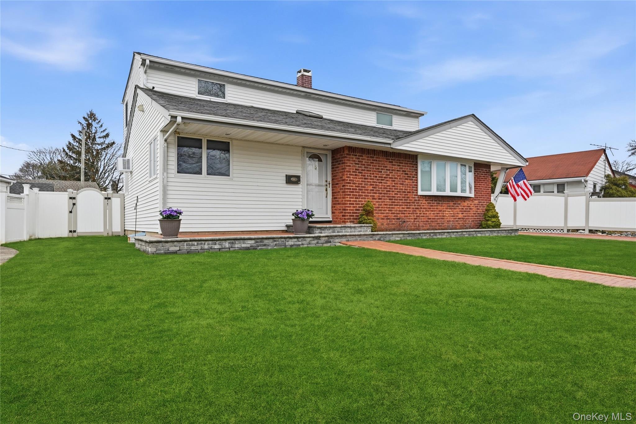 22 Randal Drive, Bethpage, NY 11714