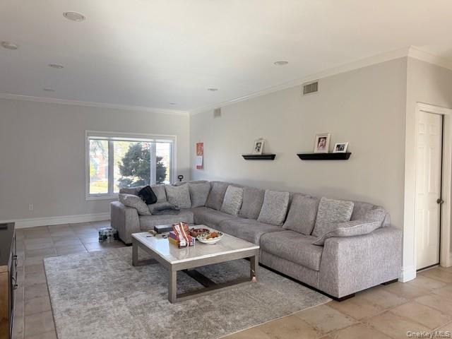 316 Roxbury Road S, Garden City, NY 11530