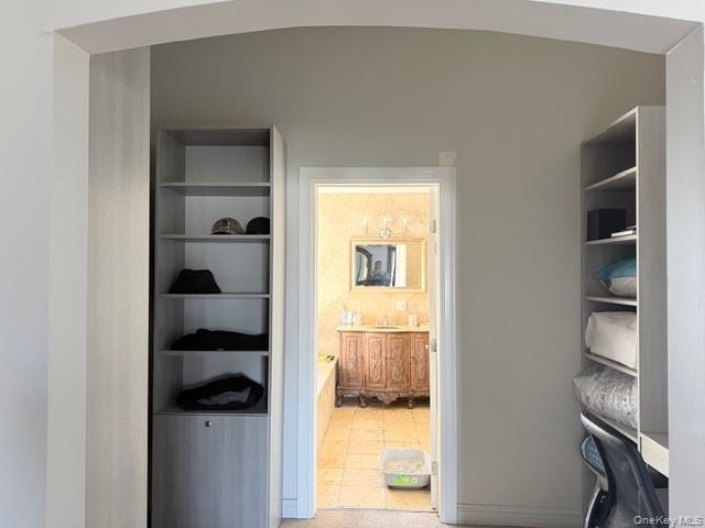 316 Roxbury Road S, Garden City, NY 11530