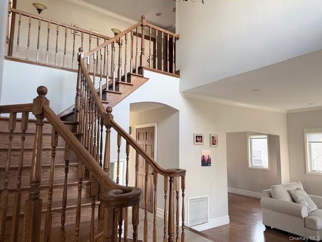 316 Roxbury Road S, Garden City, NY 11530