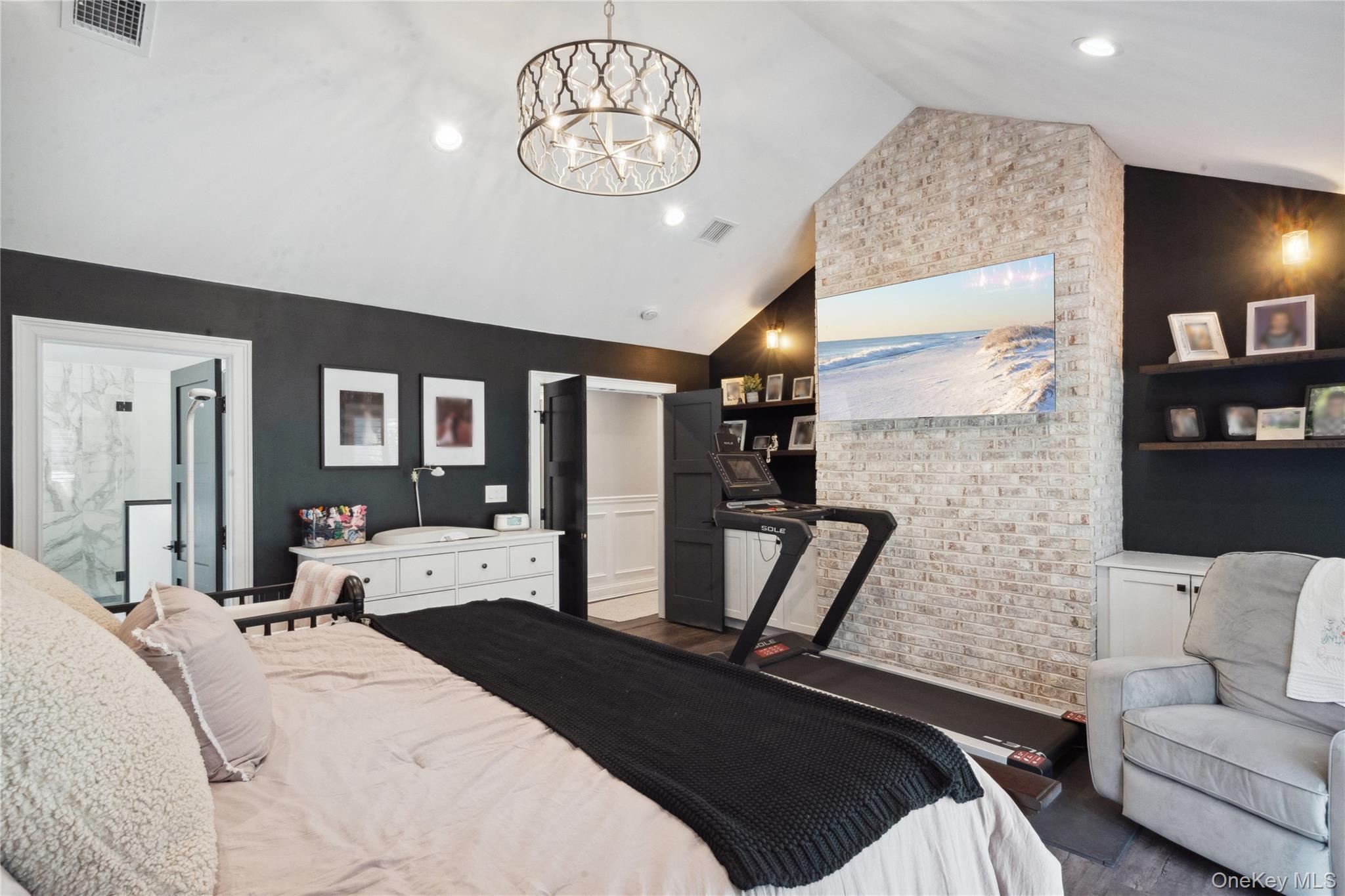 1 Valley Avenue, Smithtown, NY 11787