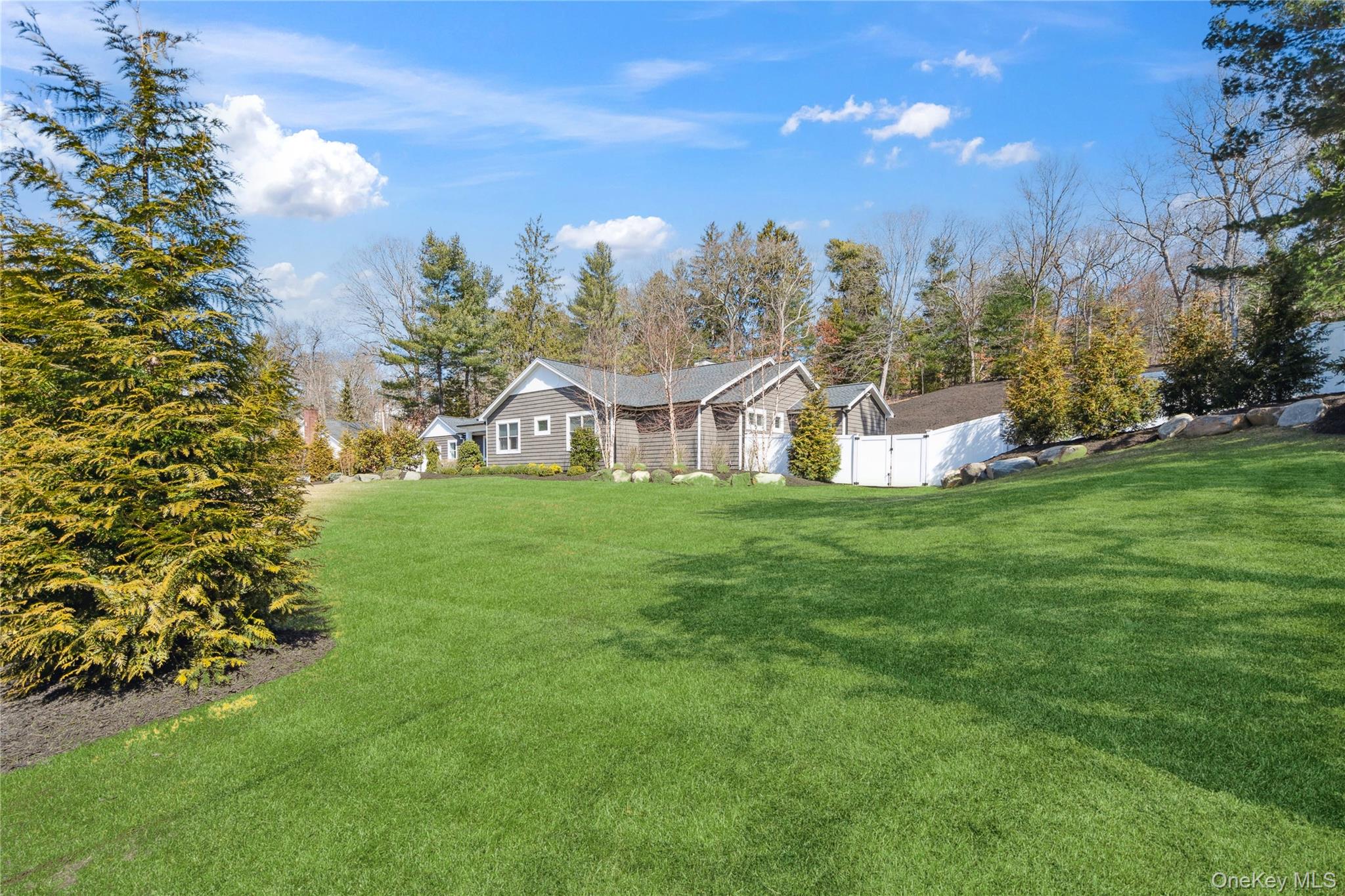 1 Valley Avenue, Smithtown, NY 11787