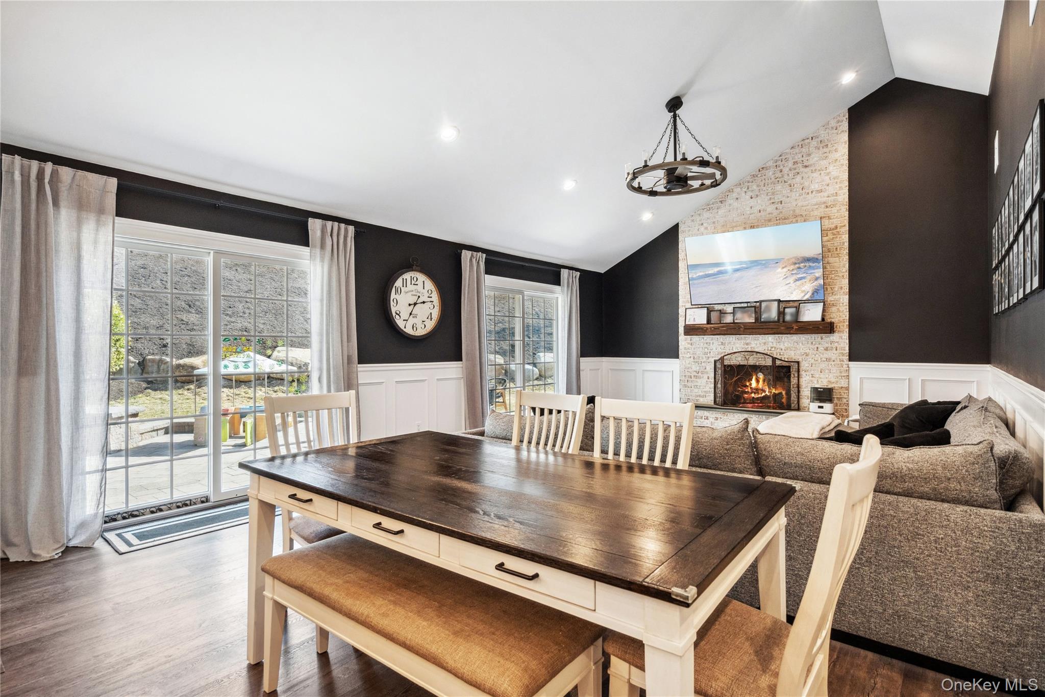 1 Valley Avenue, Smithtown, NY 11787