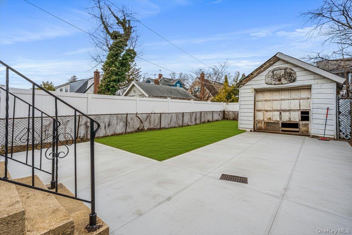 19619 89th Road, Hollis, NY 11423