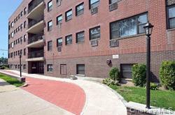 135 Third Avenue # 1J, Mineola, NY 11501