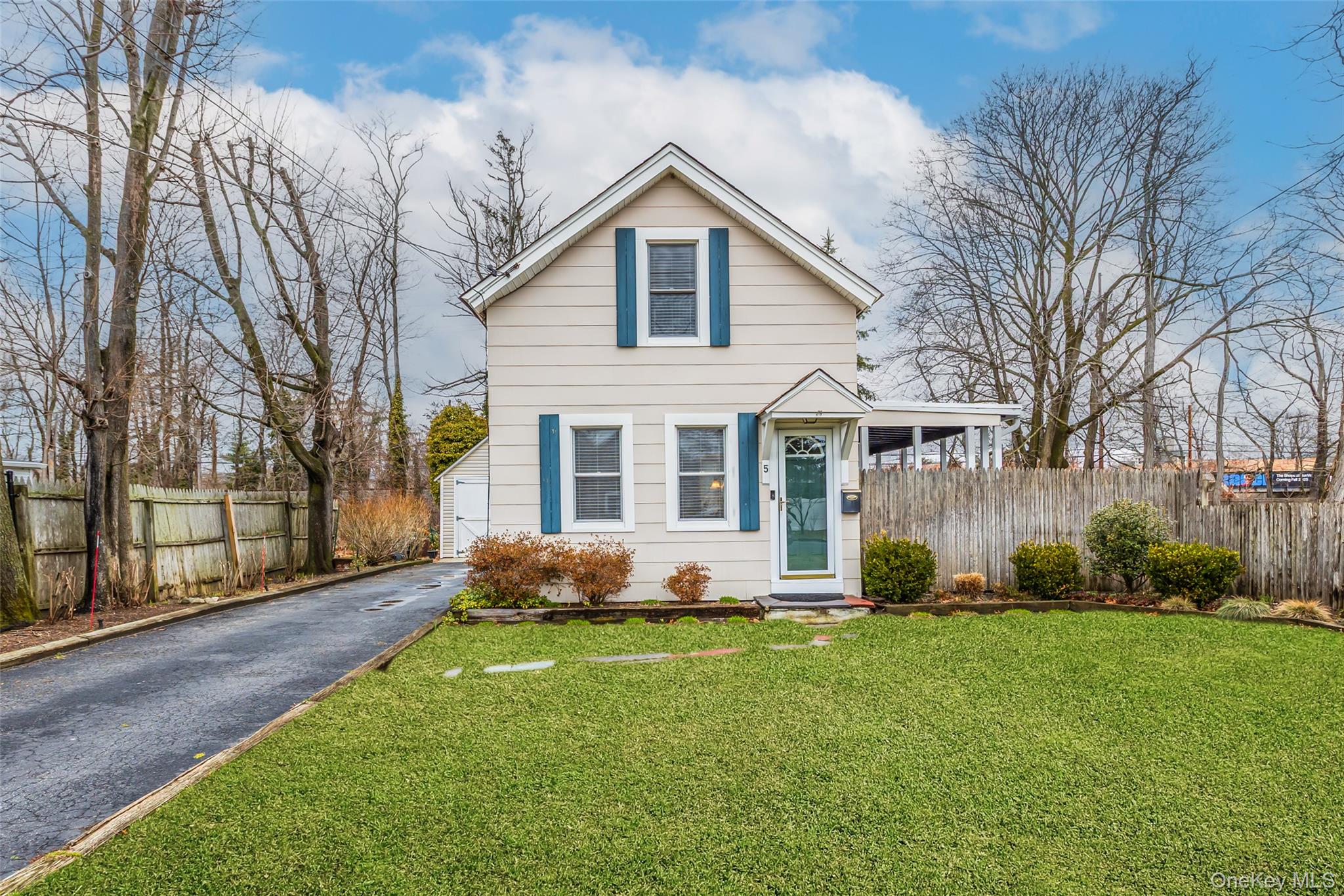 5 Wall Street, East Islip, NY 11730