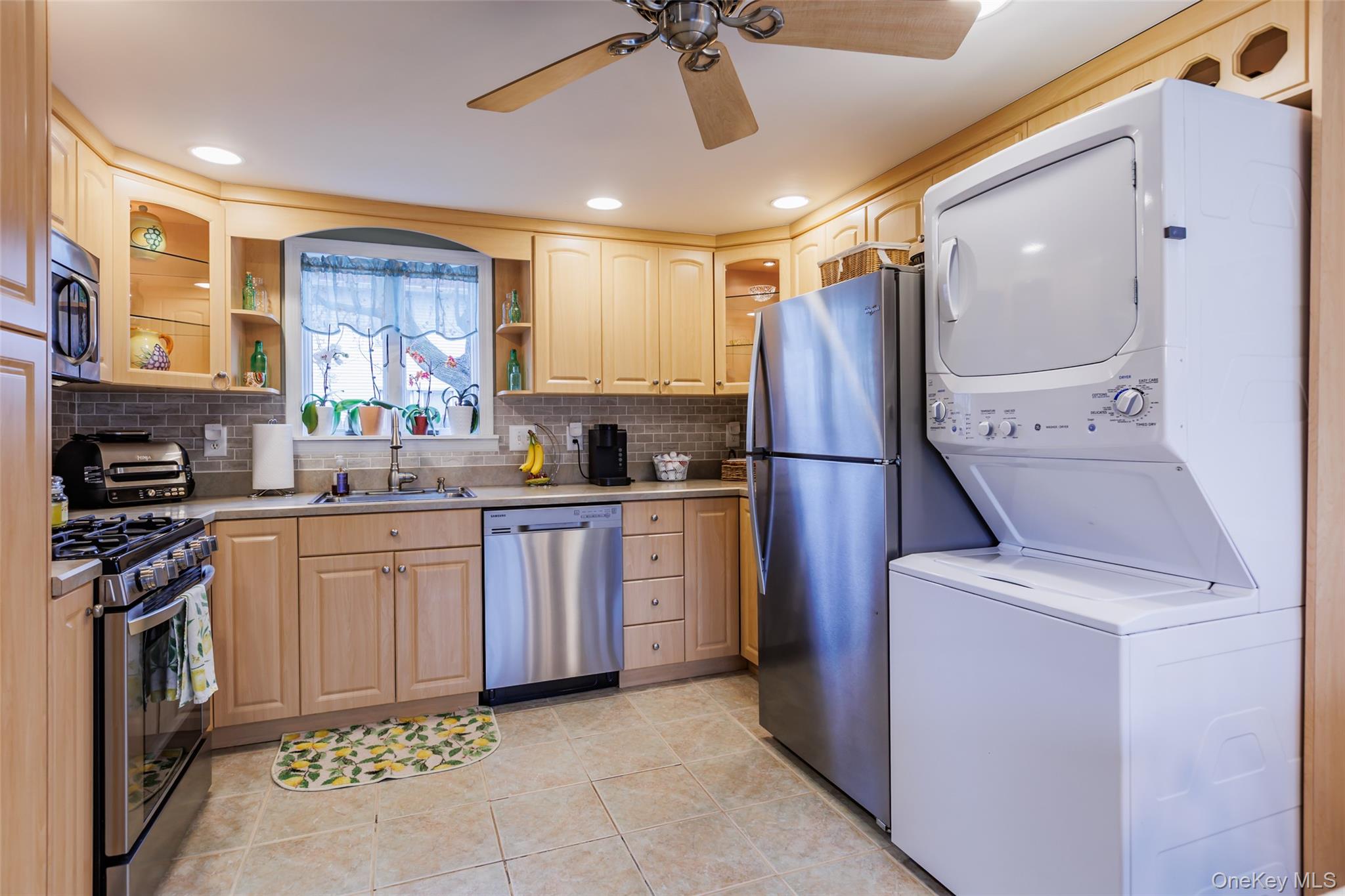 5 Wall Street, East Islip, NY 11730