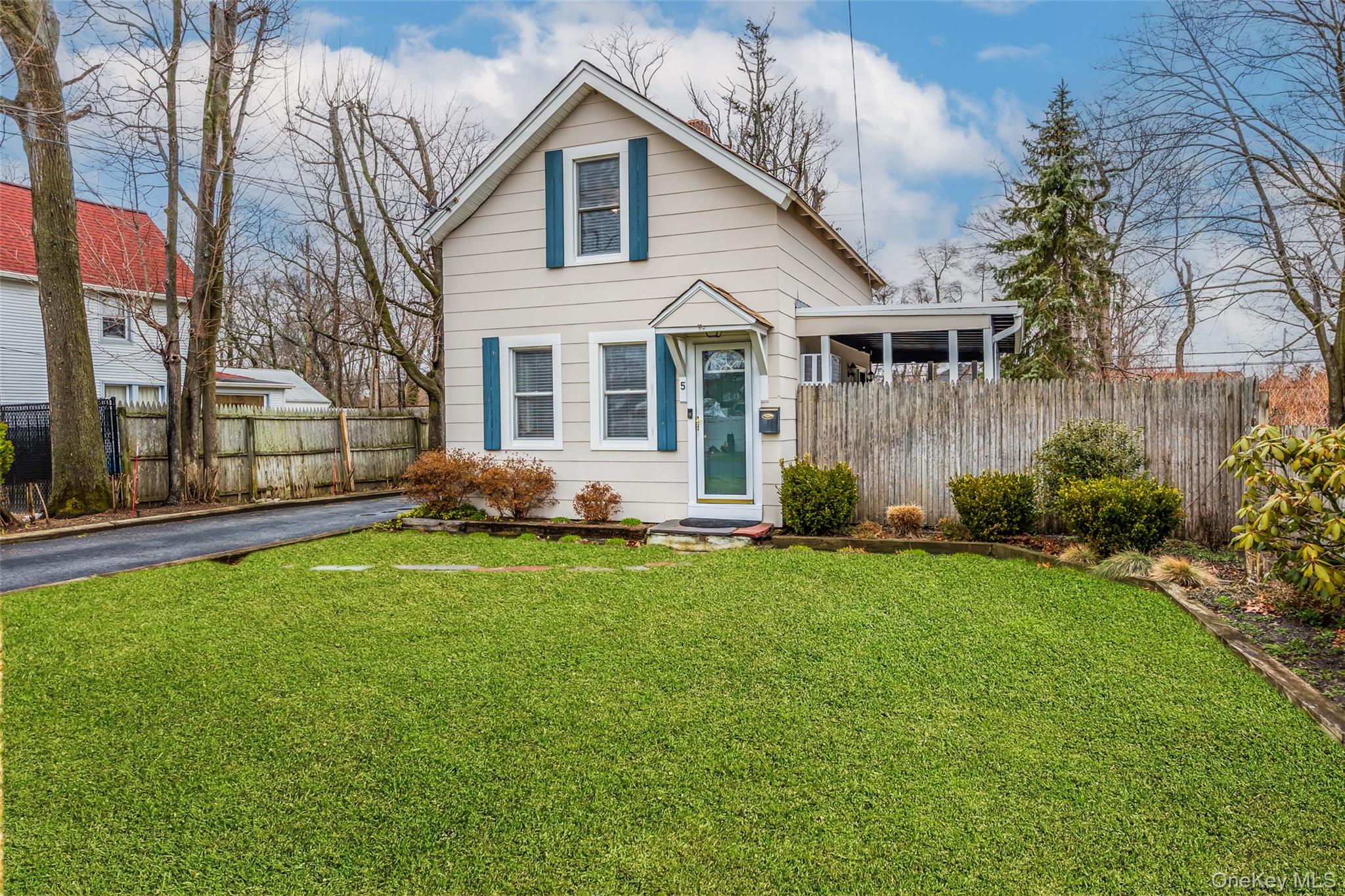 5 Wall Street, East Islip, NY 11730