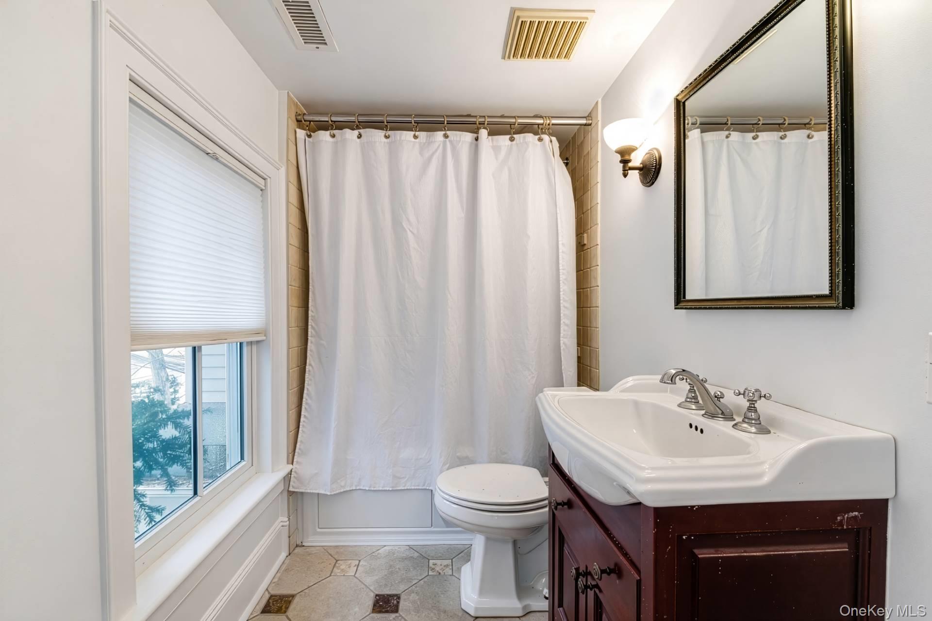 364 Main Street # B, Sag Harbor, NY 11963