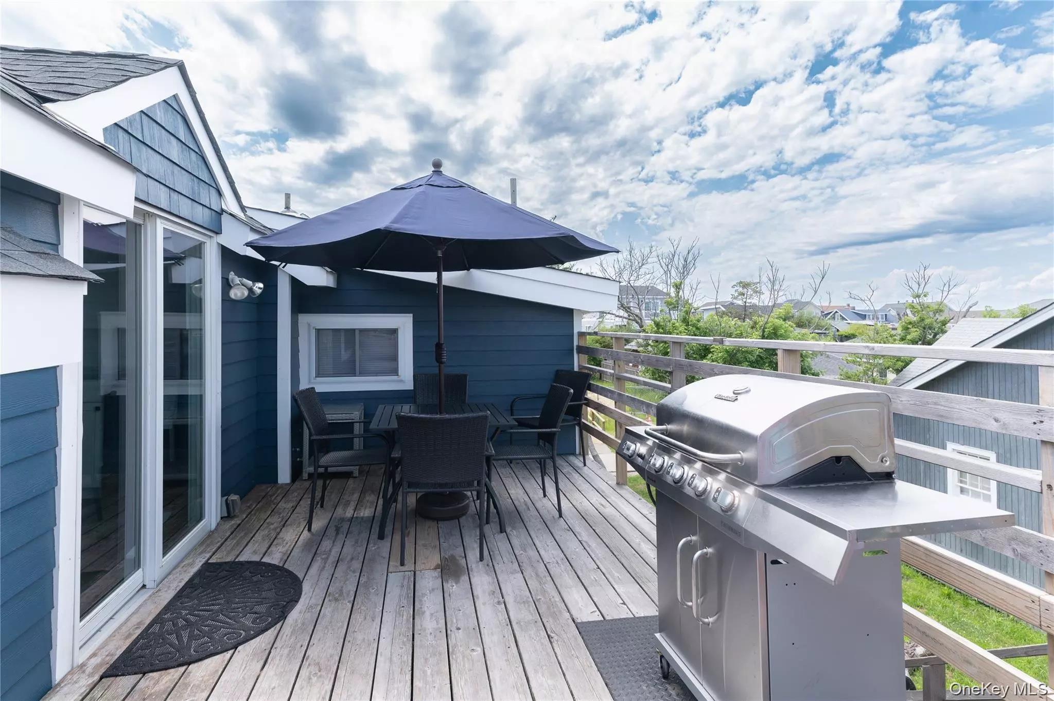 597 Bayberry Walk, Ocean Beach, NY 11770