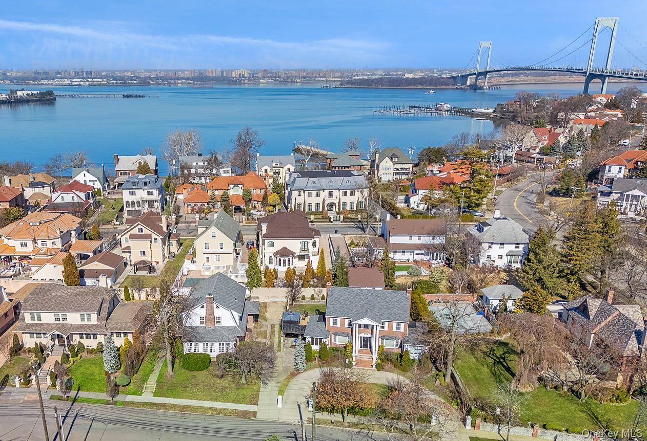 27 Center Drive, Malba, NY 11357