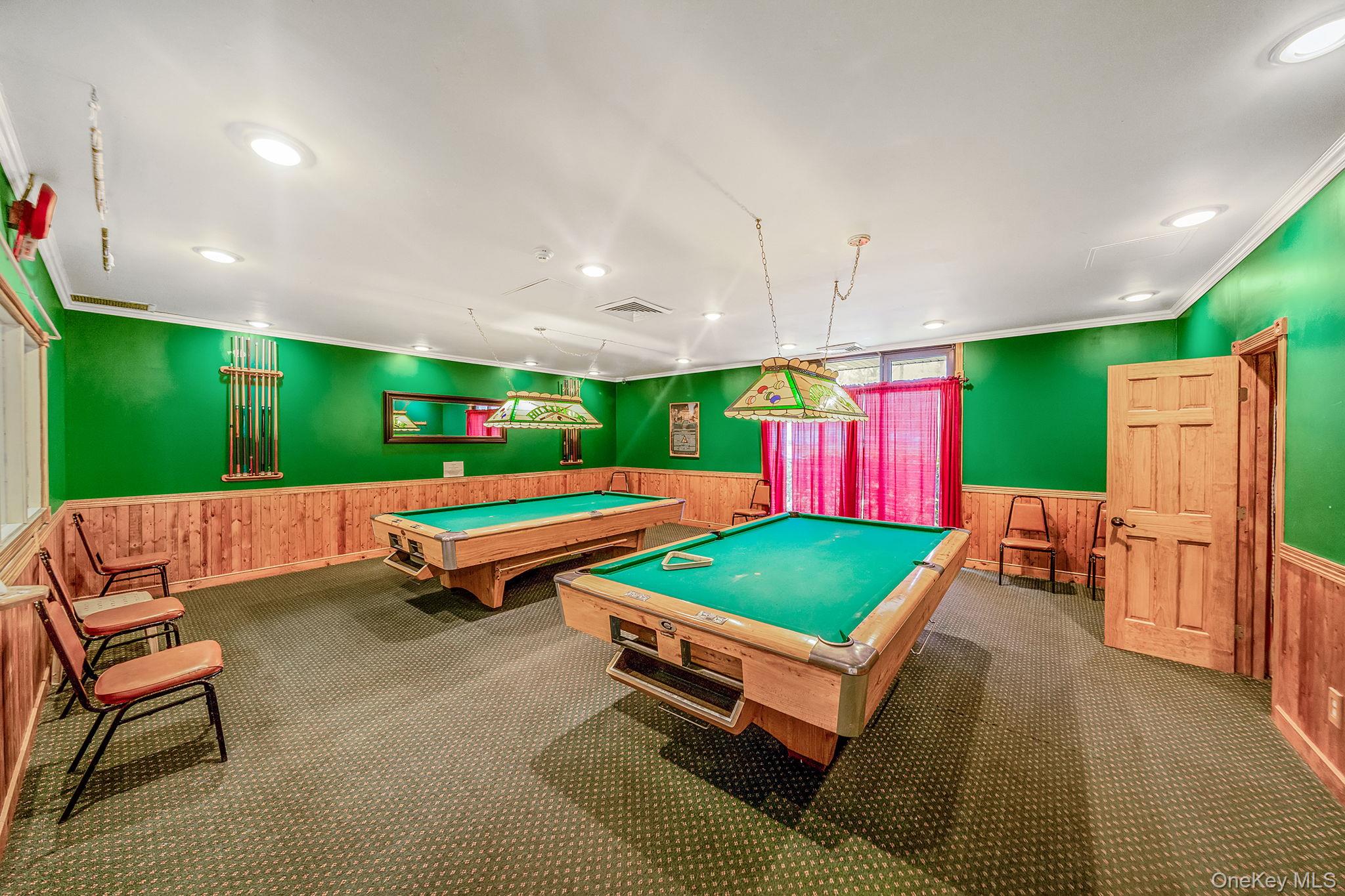 842 Golf Lane, Medford, NY 11763