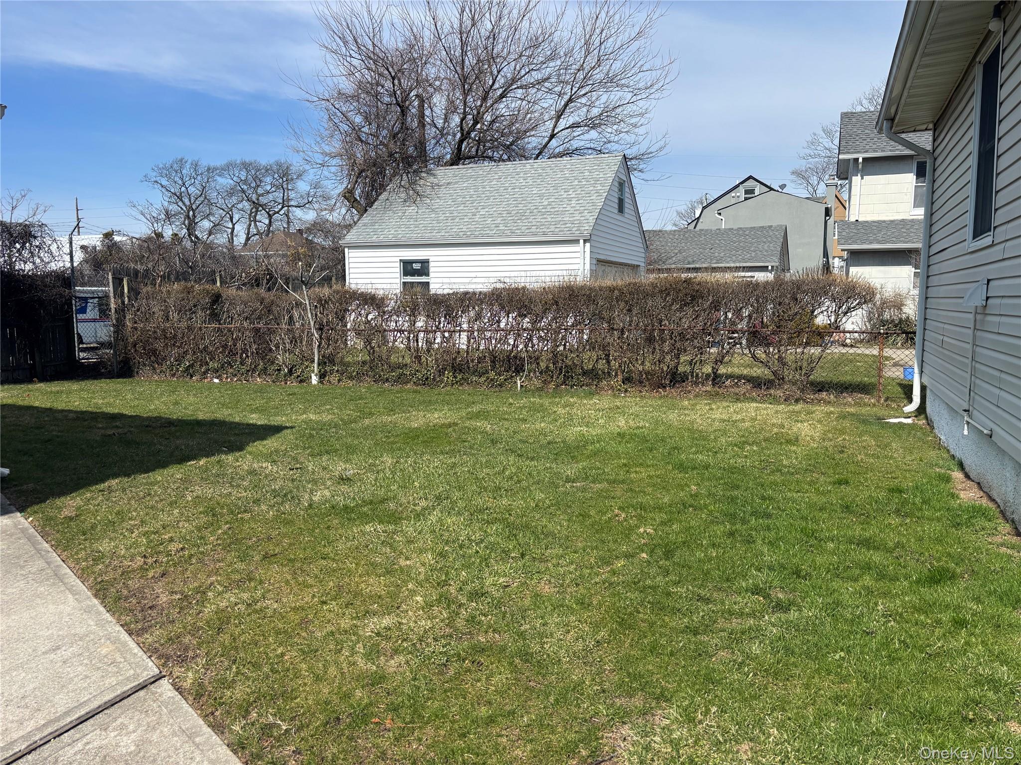 47 Hartwell Place, Woodmere, NY 11598