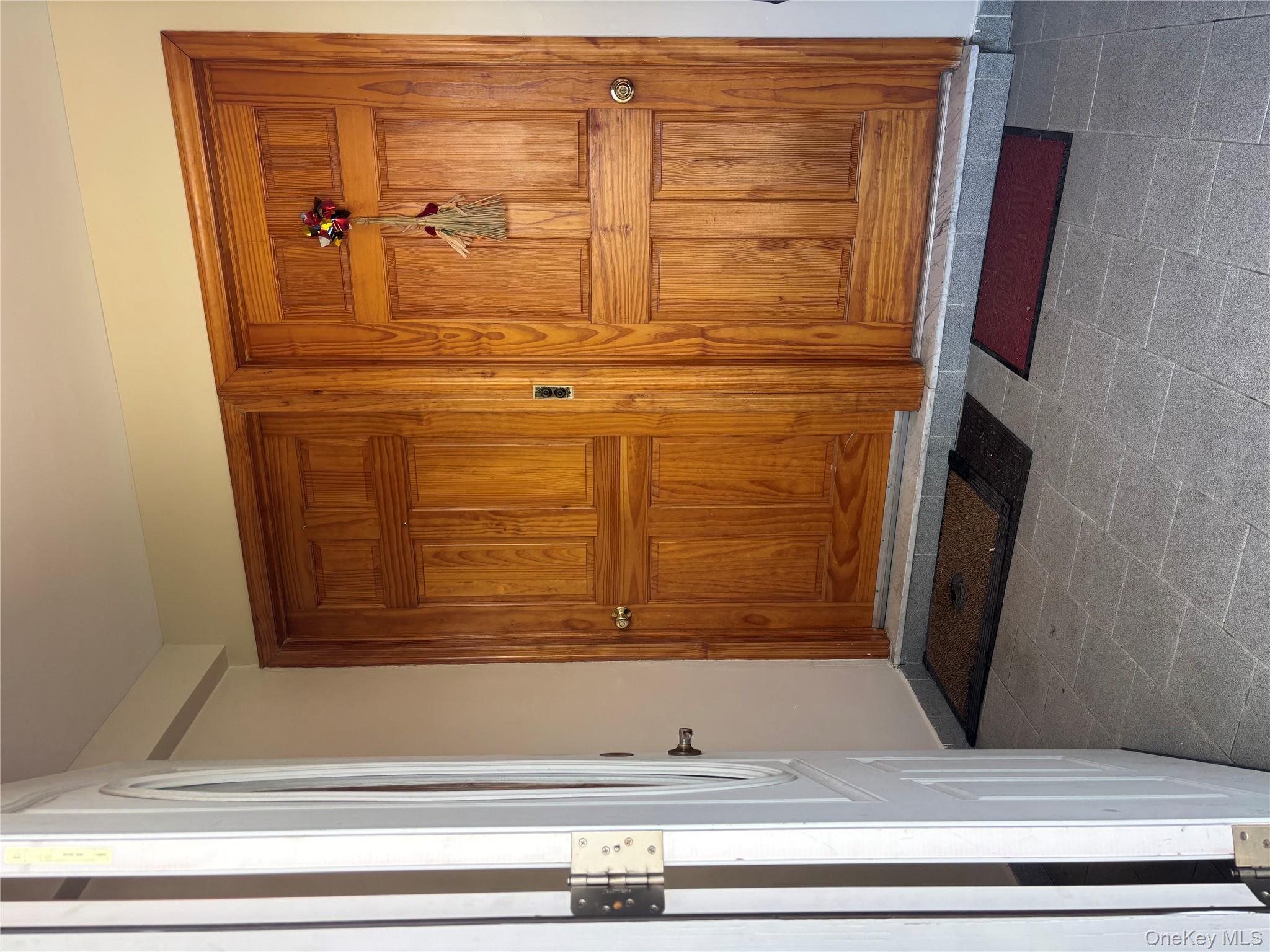 47 Hartwell Place, Woodmere, NY 11598