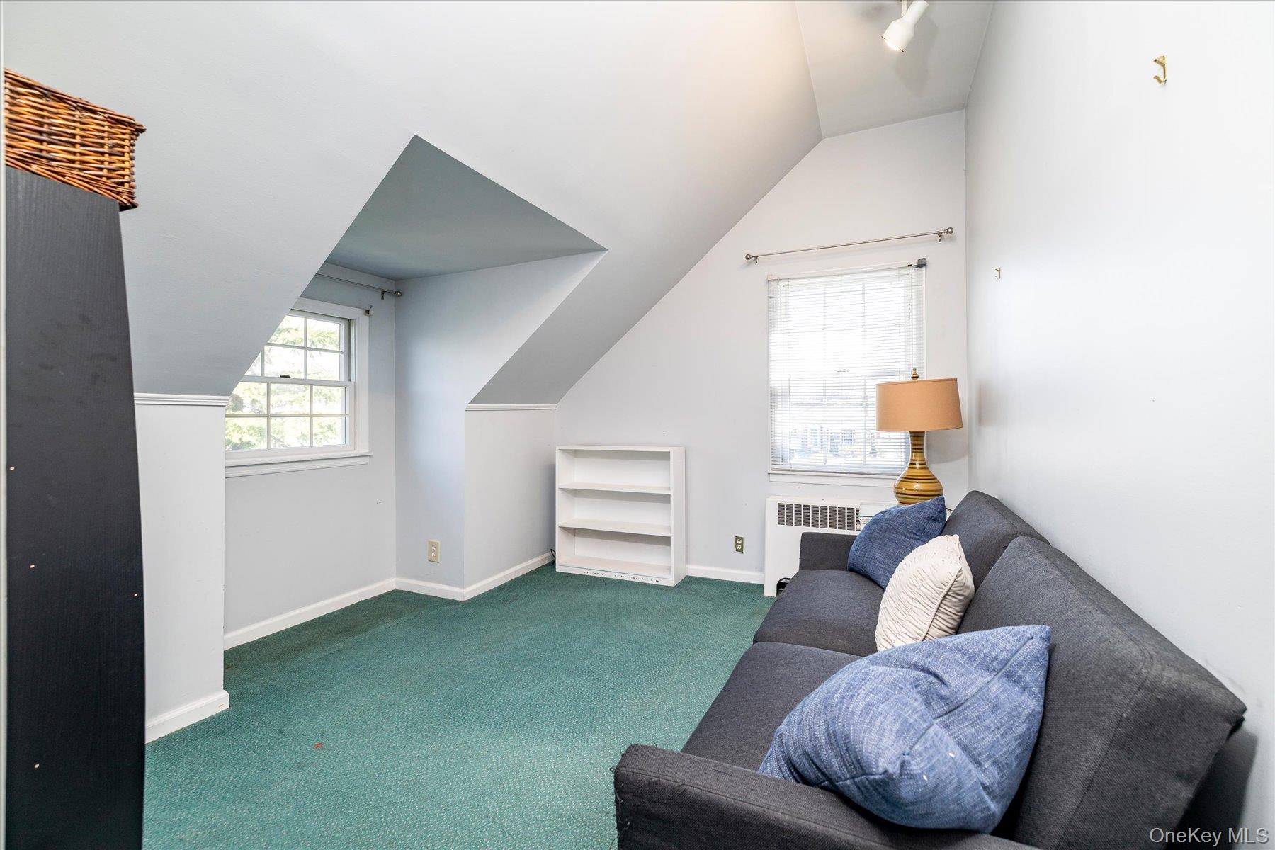 11 Maple Street, Malverne, NY 11565