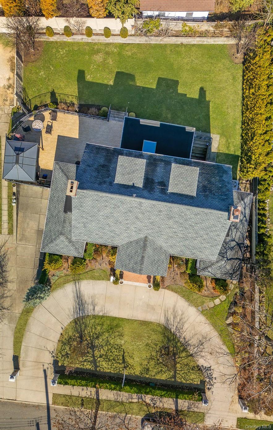 23 Center Drive, Malba, NY 11357