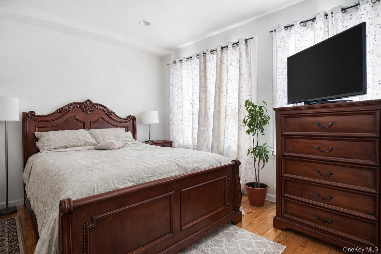 747 E 213th Street, Bronx, NY 10467