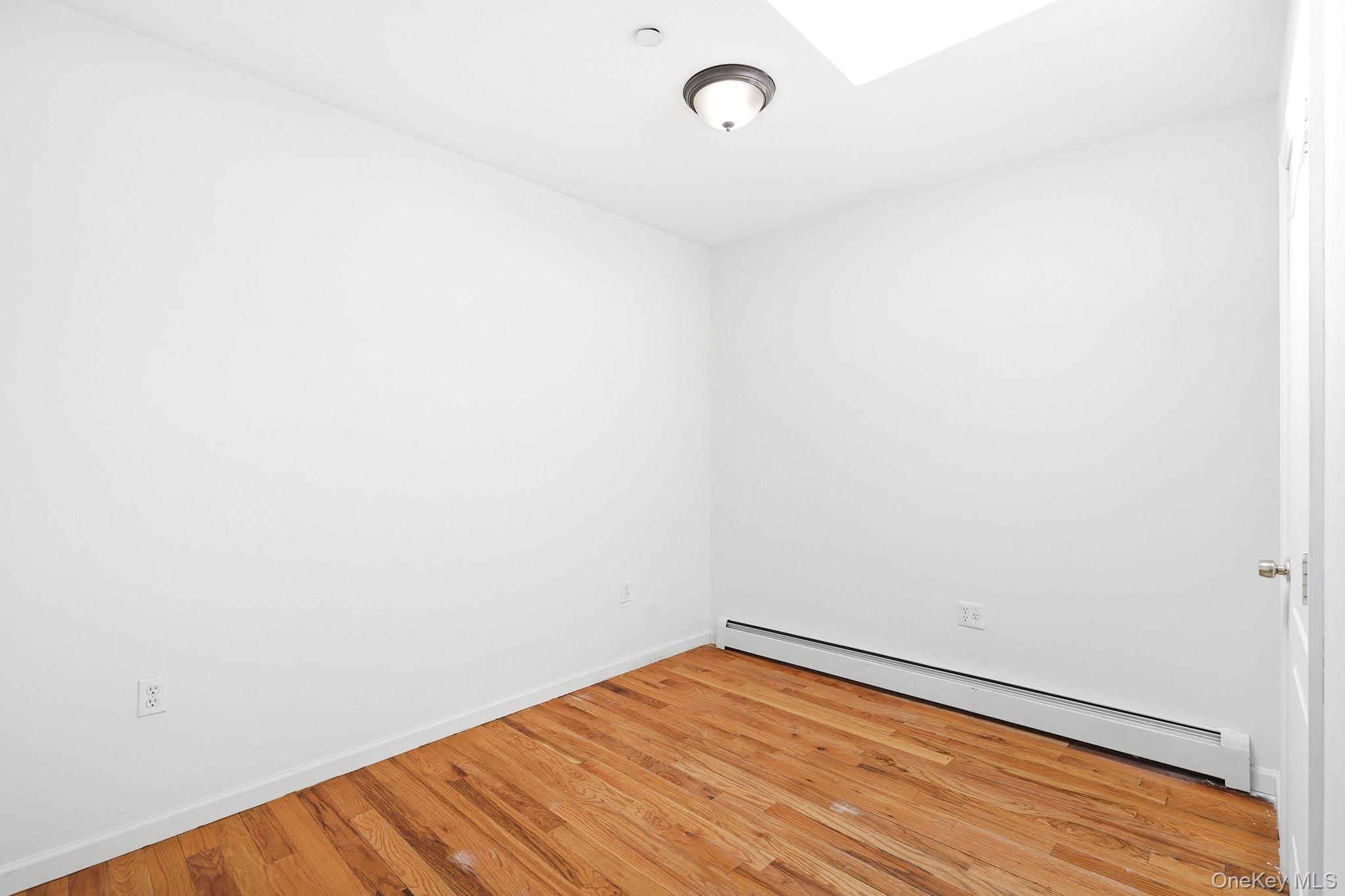 747 E 213th Street, Bronx, NY 10467