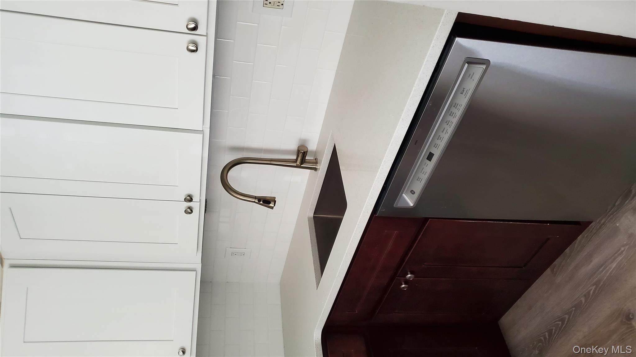 101 Sylvan Avenue # 9, Miller Place, NY 11764