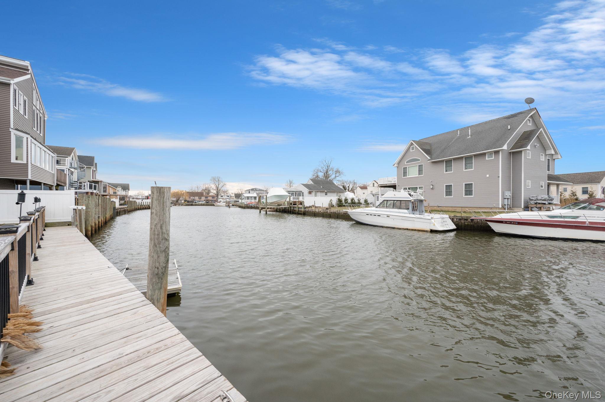 677 S 9th Street, Lindenhurst, NY 11757