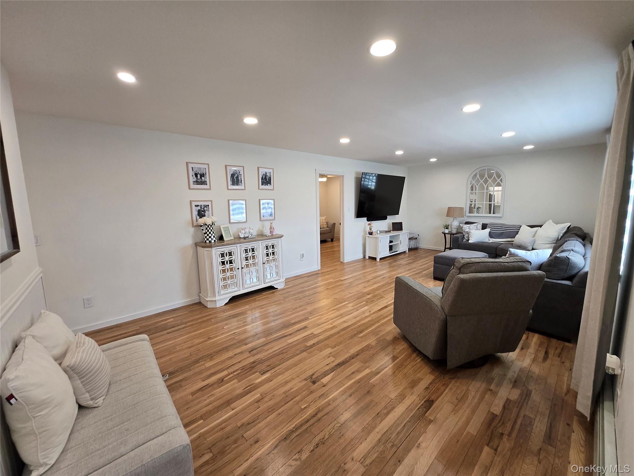 215 Terry Road # 9A, Smithtown, NY 11787